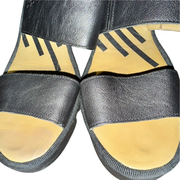 Fly London Black Leather Slide Sandals • Comfortable Wedge Sole Size 40 US 9-9.5 - Picture 6 of 13